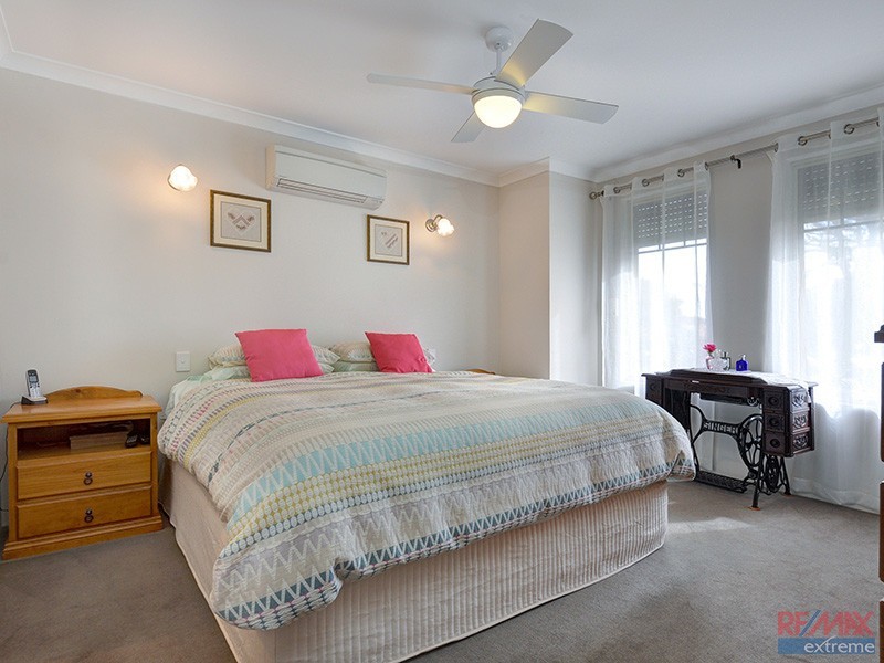 70 East Road, Pearsall WA 6065