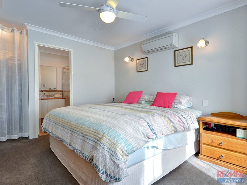 70 East Road, Pearsall WA 6065