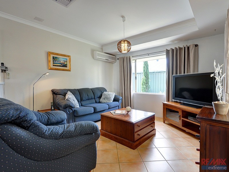 70 East Road, Pearsall WA 6065