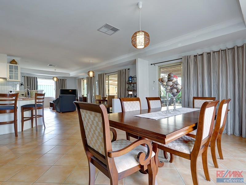 70 East Road, Pearsall WA 6065