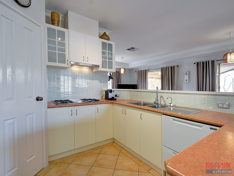 70 East Road, Pearsall WA 6065