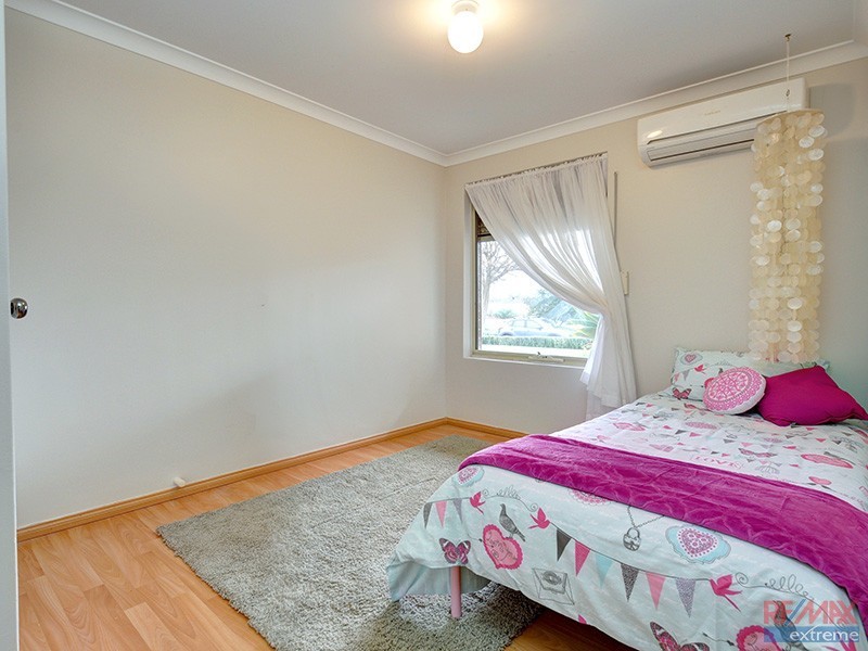 70 East Road, Pearsall WA 6065