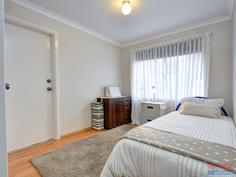 70 East Road, Pearsall WA 6065