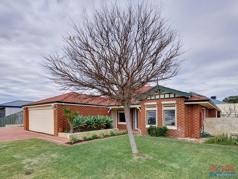 70 East Road, Pearsall WA 6065