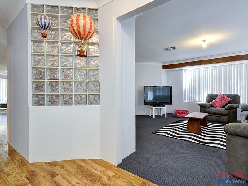 25 Halwest Way, Alexander Heights WA 6064