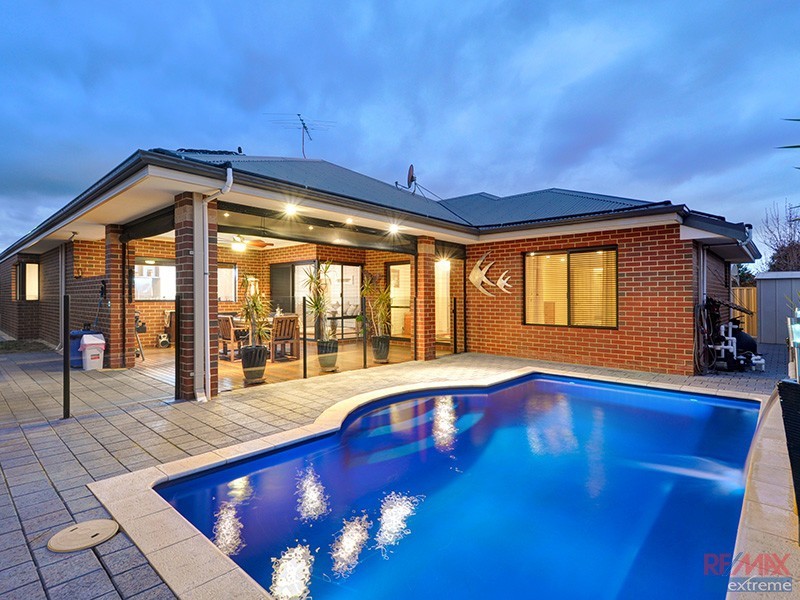 16 Phoenix Terrace, Hocking WA 6065