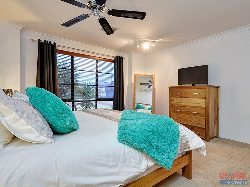 16 Phoenix Terrace, Hocking WA 6065