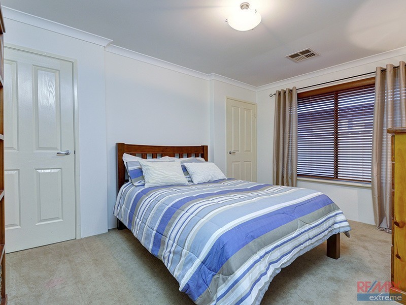 16 Phoenix Terrace, Hocking WA 6065