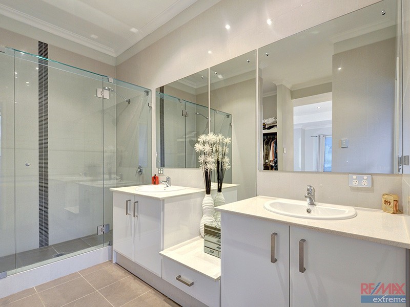 5 Geneva Heights, Hocking WA 6065