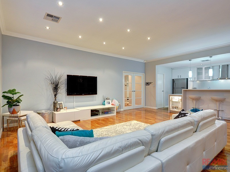 5 Geneva Heights, Hocking WA 6065