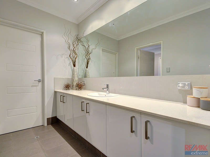 5 Geneva Heights, Hocking WA 6065