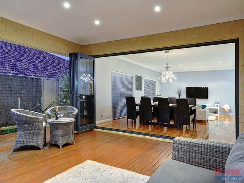 5 Geneva Heights, Hocking WA 6065