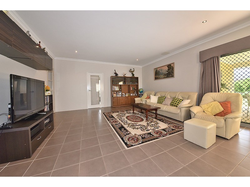 3 Calita Pass, Carramar WA 6031