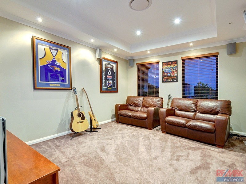 10 Barcelona Terrace, Hocking WA 6065