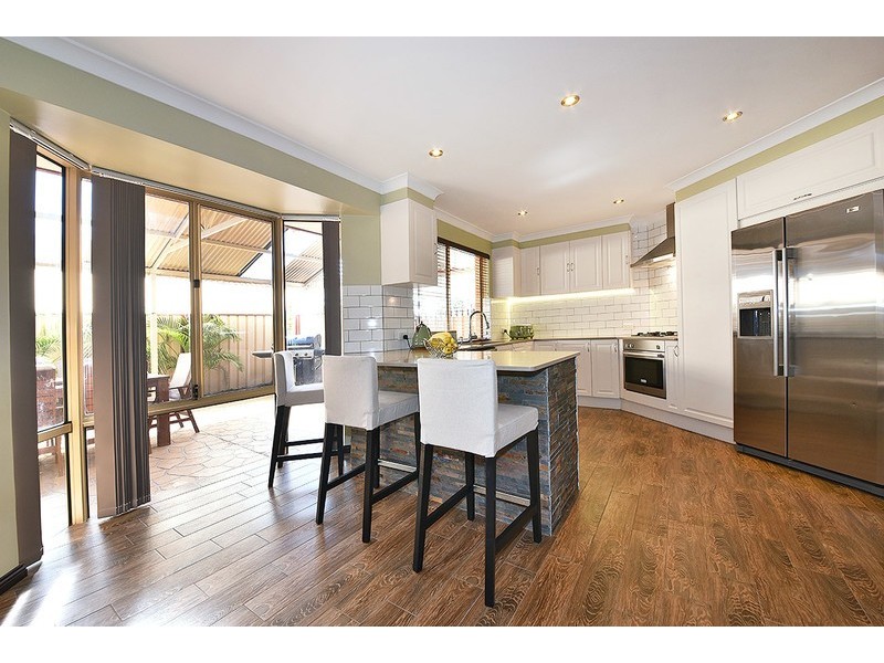 7 Bibbulmun Entrance, Sinagra WA 6065