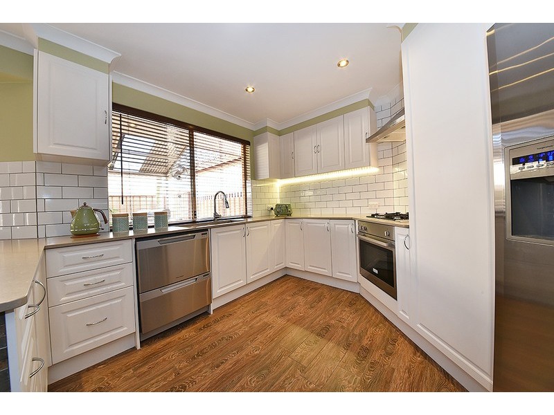 7 Bibbulmun Entrance, Sinagra WA 6065