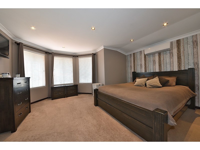 7 Bibbulmun Entrance, Sinagra WA 6065