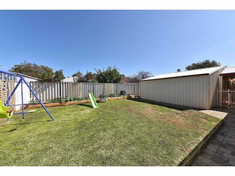 7 Bibbulmun Entrance, Sinagra WA 6065