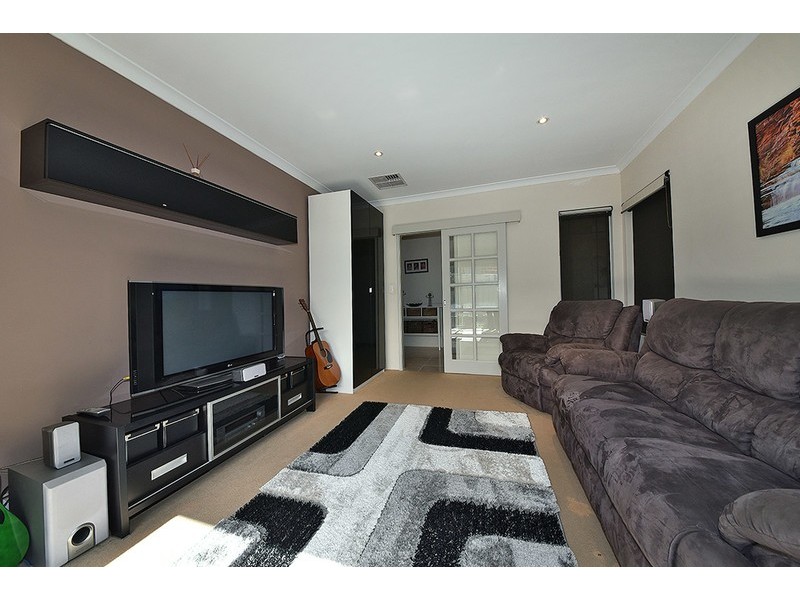 27 Castledene Way, Tapping WA 6065