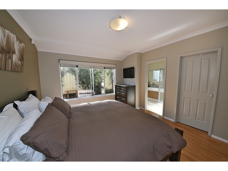 27 Castledene Way, Tapping WA 6065