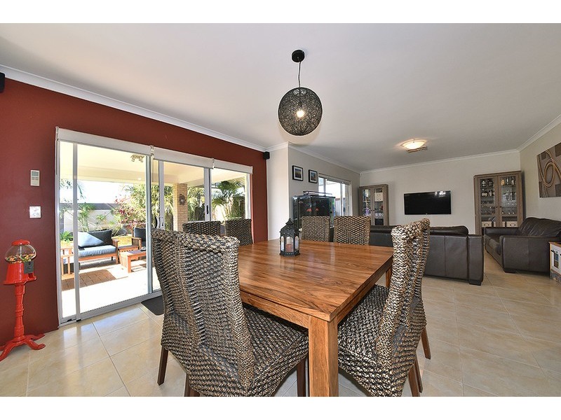 27 Castledene Way, Tapping WA 6065