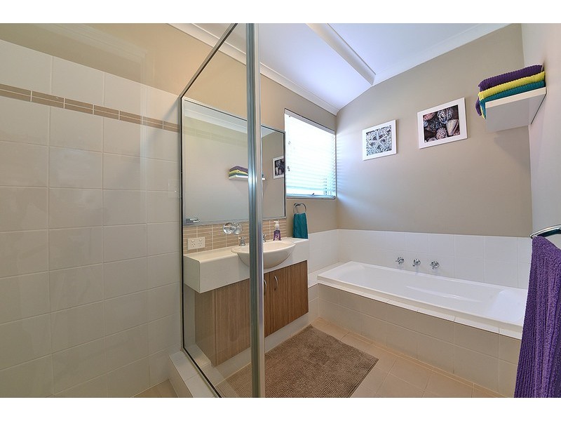 27 Castledene Way, Tapping WA 6065