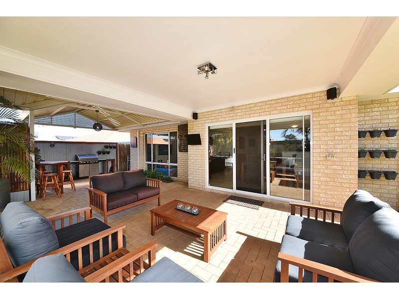 27 Castledene Way, Tapping WA 6065