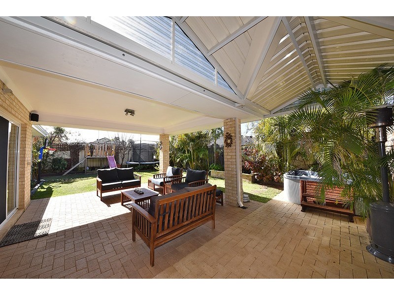 27 Castledene Way, Tapping WA 6065