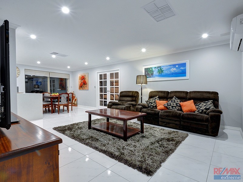 124 Balladong Loop, Carramar WA 6031