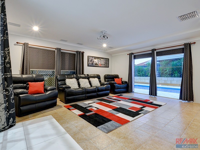 124 Balladong Loop, Carramar WA 6031