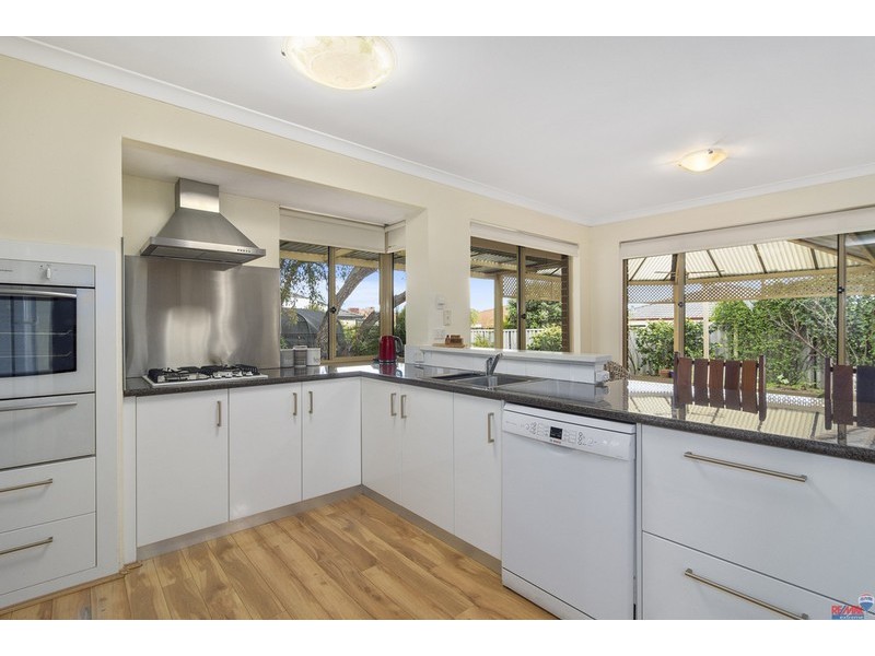 9 Camelot Grove, Carramar WA 6031