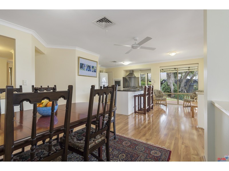 9 Camelot Grove, Carramar WA 6031