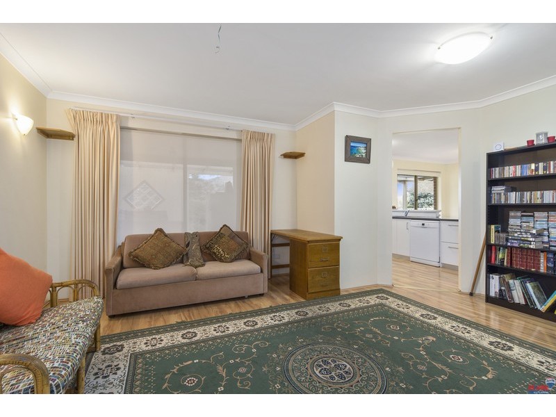 9 Camelot Grove, Carramar WA 6031