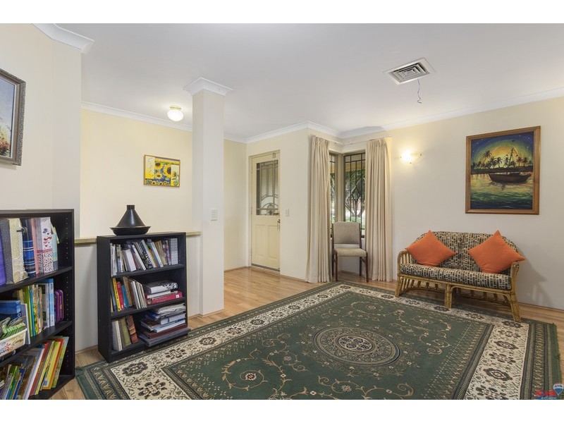 9 Camelot Grove, Carramar WA 6031