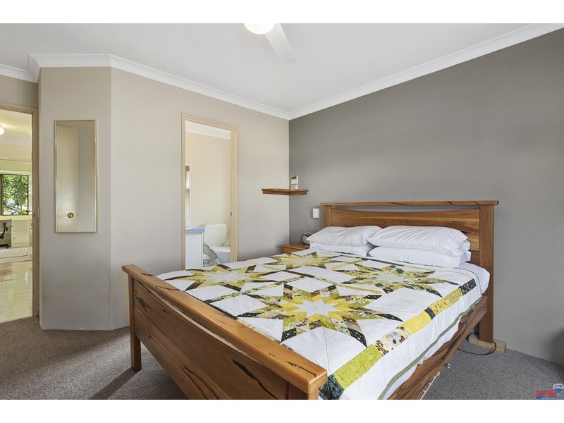 9 Camelot Grove, Carramar WA 6031