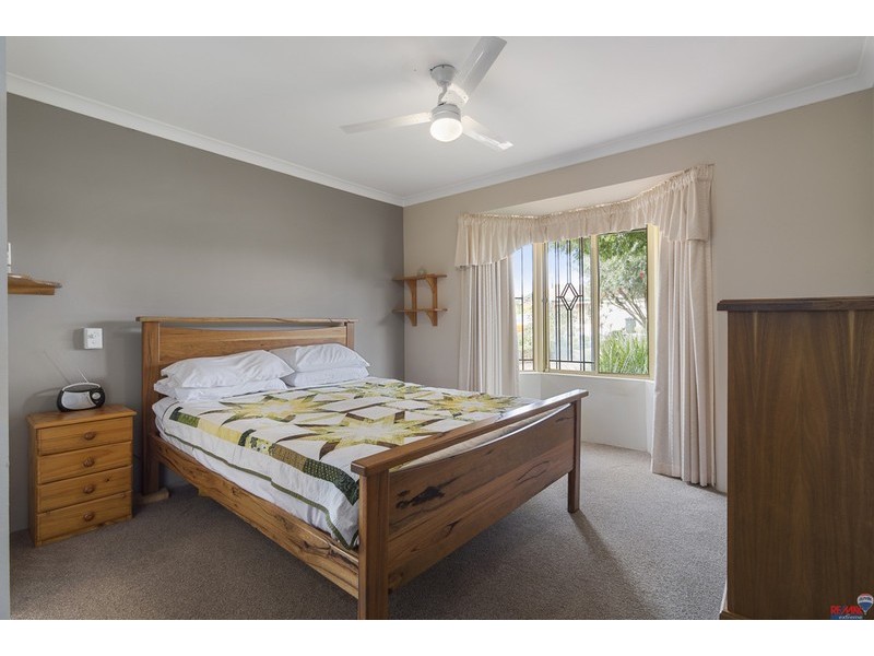 9 Camelot Grove, Carramar WA 6031