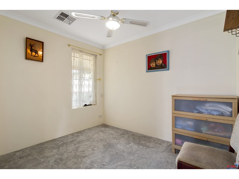 9 Camelot Grove, Carramar WA 6031