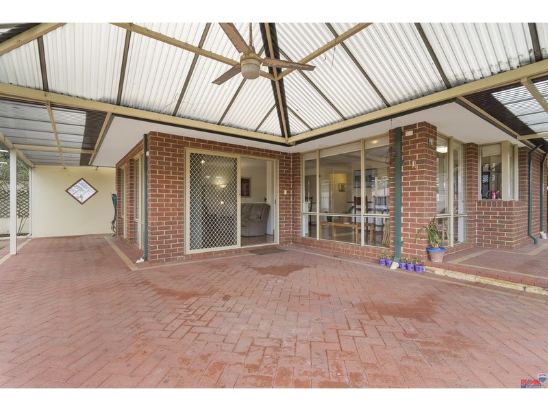 9 Camelot Grove, Carramar WA 6031