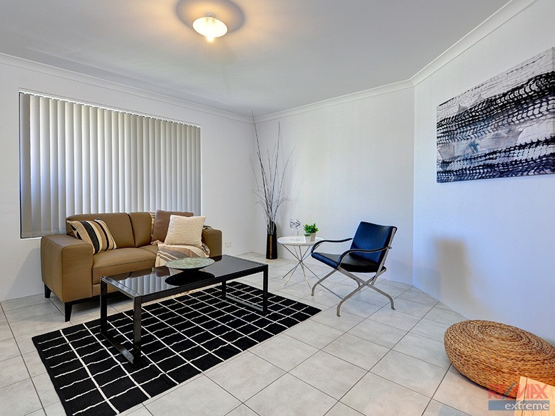 3 Rocklands Loop, Carramar WA 6031