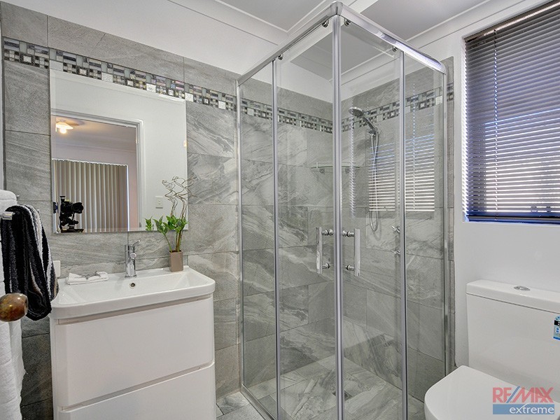 3 Rocklands Loop, Carramar WA 6031