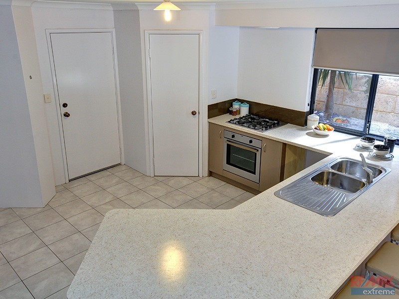 3 Rocklands Loop, Carramar WA 6031