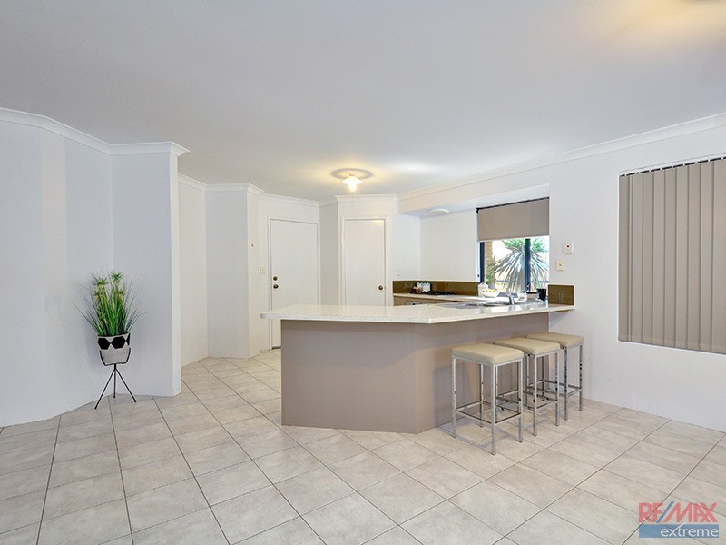 3 Rocklands Loop, Carramar WA 6031
