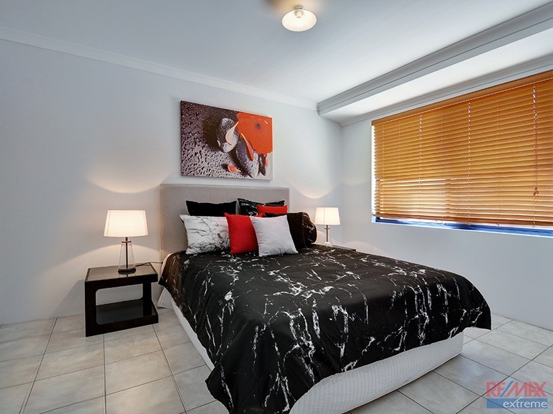 3 Rocklands Loop, Carramar WA 6031