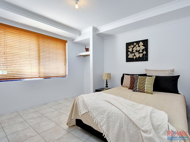 3 Rocklands Loop, Carramar WA 6031