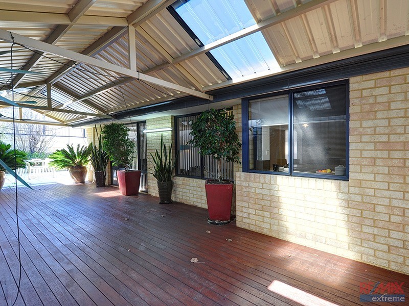 3 Rocklands Loop, Carramar WA 6031