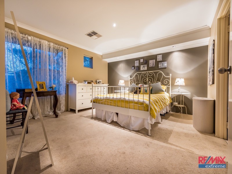 52 Heacham Avenue, Hocking WA 6065