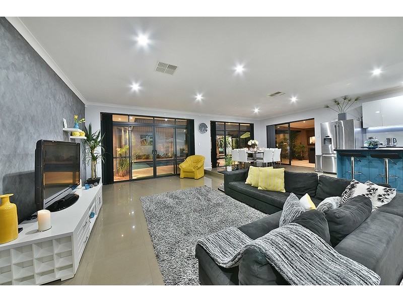 20 Van Gogh Road, Tapping WA 6065