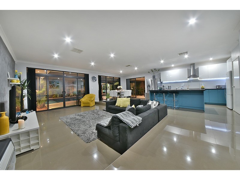 20 Van Gogh Road, Tapping WA 6065