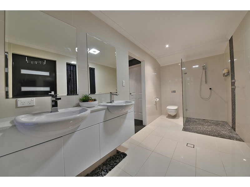 20 Van Gogh Road, Tapping WA 6065