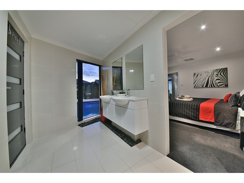 20 Van Gogh Road, Tapping WA 6065